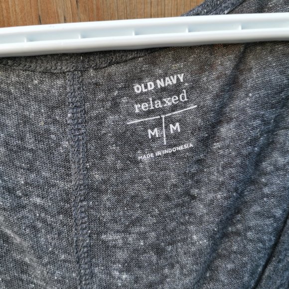 Old Navy Relaxed Grey Sleeveless top - Size M - Picture 2 of 3